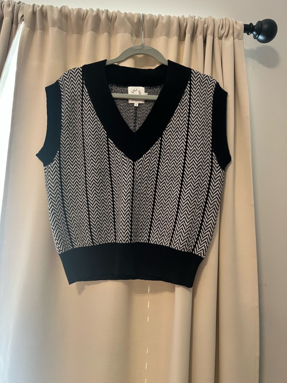 Lili Sidonio Sweater Vest Black White Knit V Neck Cropped Preppy Size S